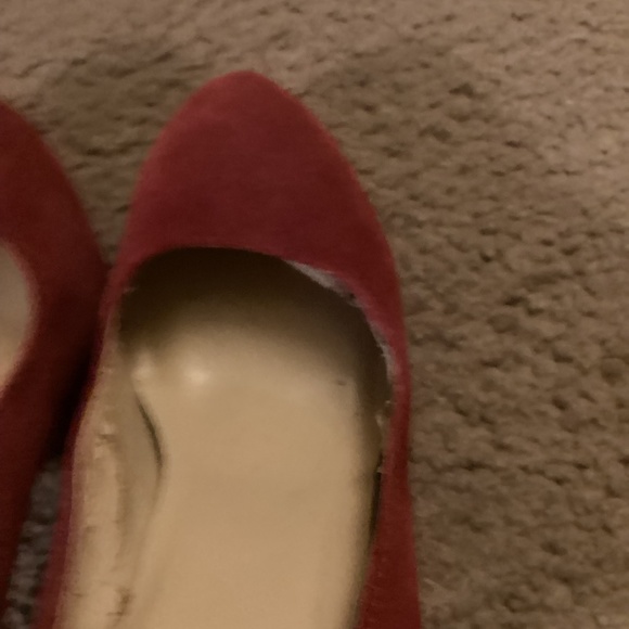 ~ Spiegel Red Suede Stiletto Pumps, SOLD AS-IS ~ - Picture 5 of 14
